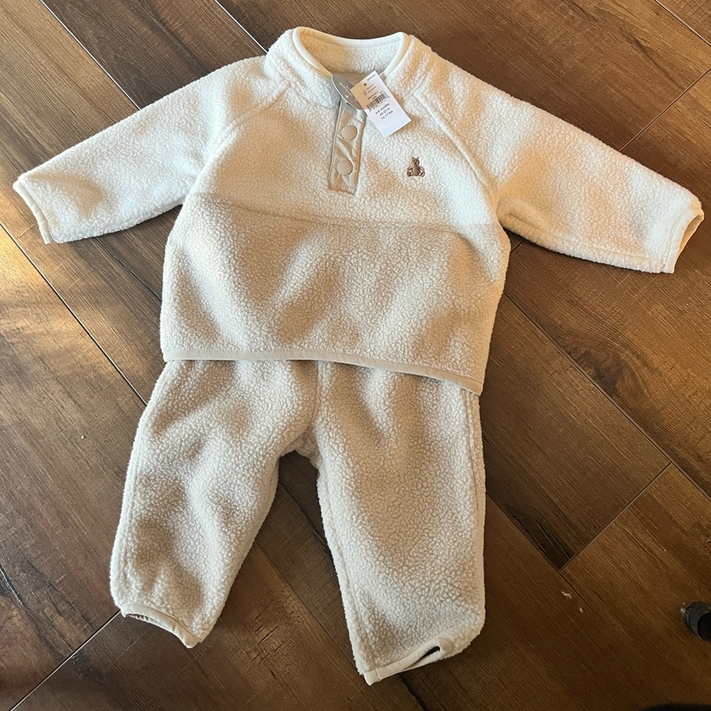 NWT Baby GAP Arctic Fleece Outfit Set